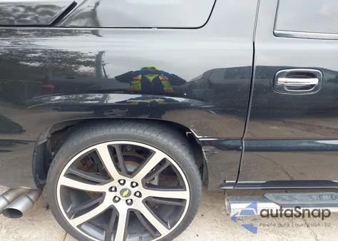 2003 Chevrolet Avalanche 1500 из США, поврежденный, VIN 3GNEC13T13G309461